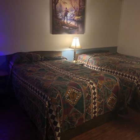 Superlodge ロイドミンスター エクステリア 写真