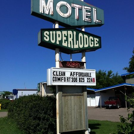 Superlodge ロイドミンスター エクステリア 写真