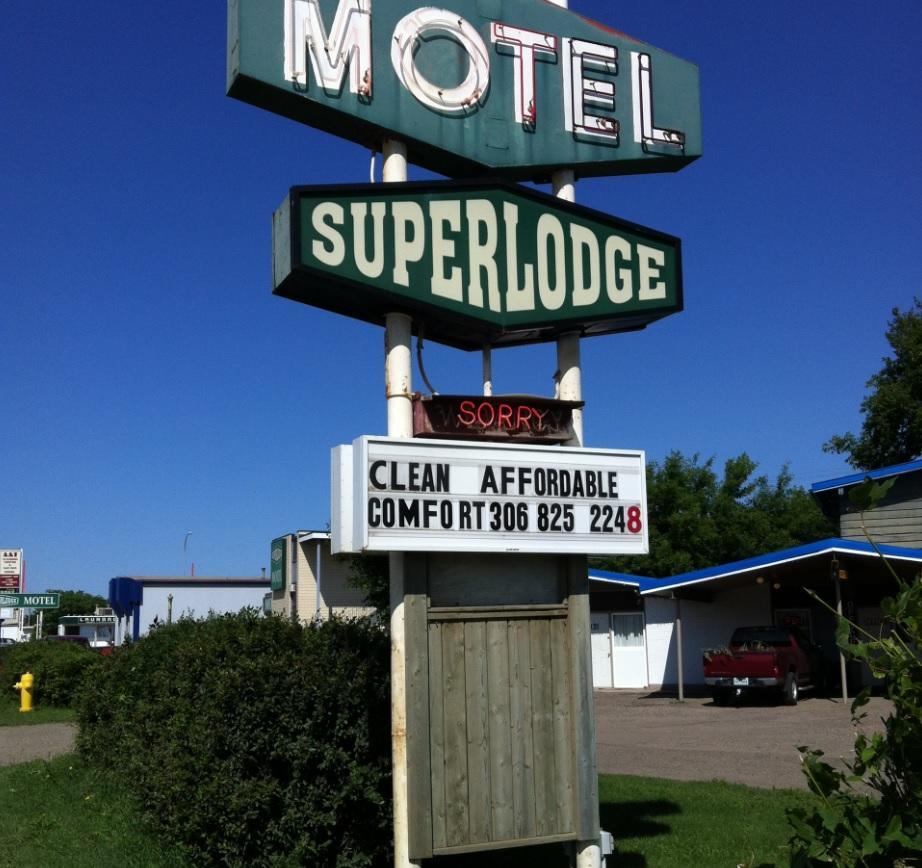 Superlodge ロイドミンスター エクステリア 写真